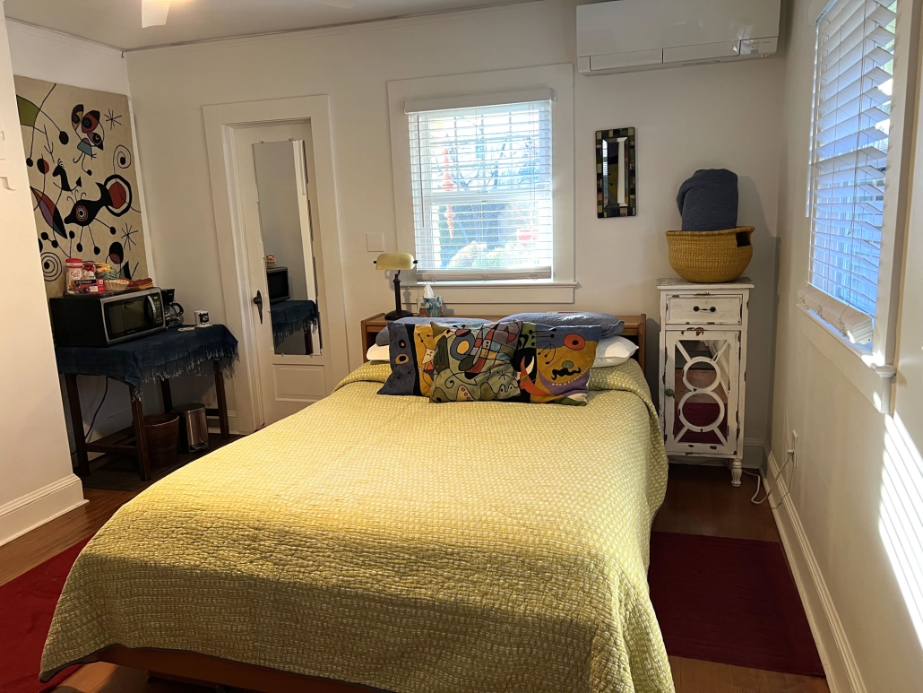 Miro Airbnb Queen Bed